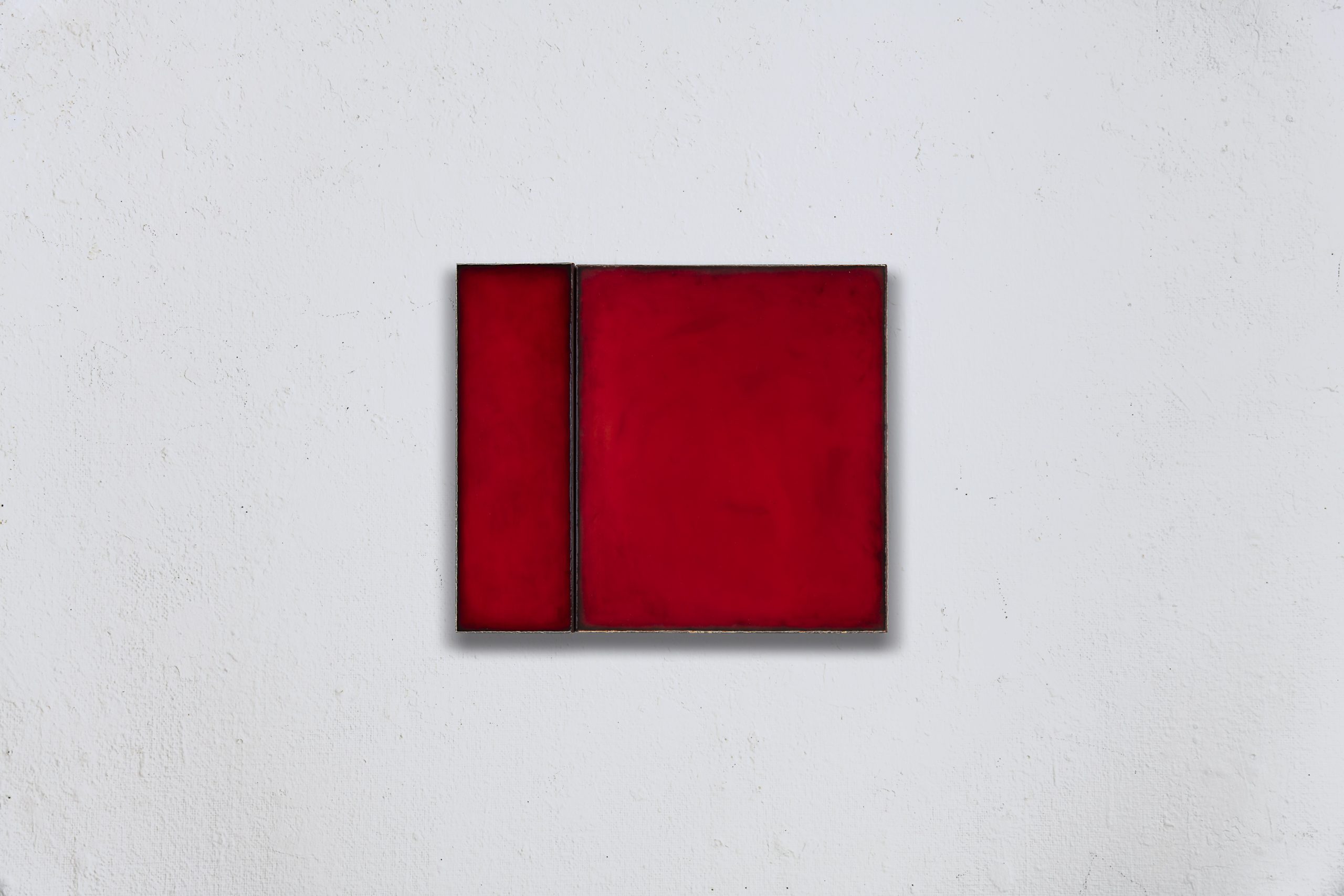 Toshinobu Matsuura, (Right) Red 477, 2021, h60.8×w50.5cm; (Left) Red 501, 2021, h60.8×w19.0cm, Acrylic, oil, resin