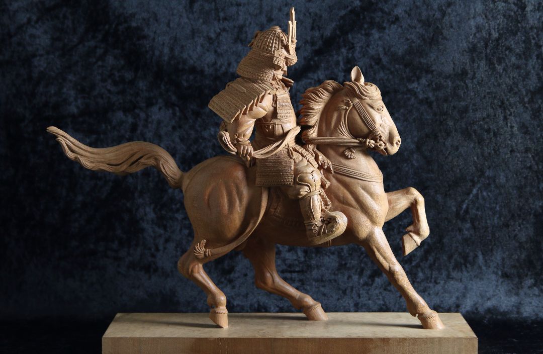 木彫りのウマ② ウマとのかかわり 手彫り 漆塗り インテリア  