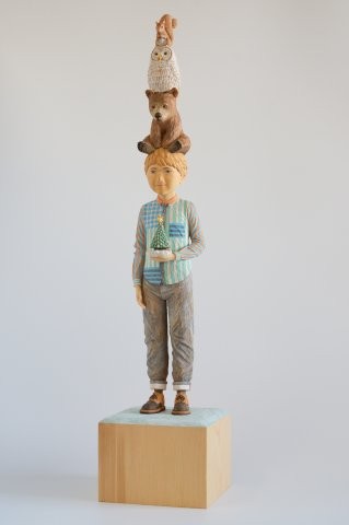 一井弘和「森で見た夢」2026年、h67.5×w15×d15cm、檜、天然岩絵の具、天然水干絵具、墨、胡粉、金箔